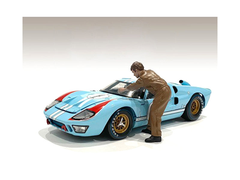 "Race Day 1" Figurine V for 1/24 Scale Models by American Diorama