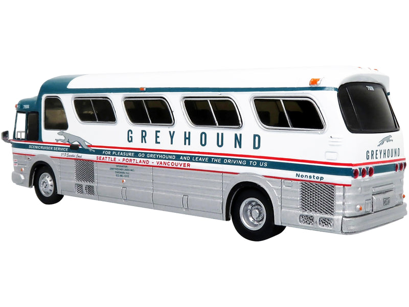 1966 GM PD4107 "Buffalo" Coach Bus "Greyhound" Destination: Seattle (Washington) "Seattle - Portland - Vancouver" "Vintage Bus & Motorcoach Collection" 1/87 Diecast Model by Iconic Replicas