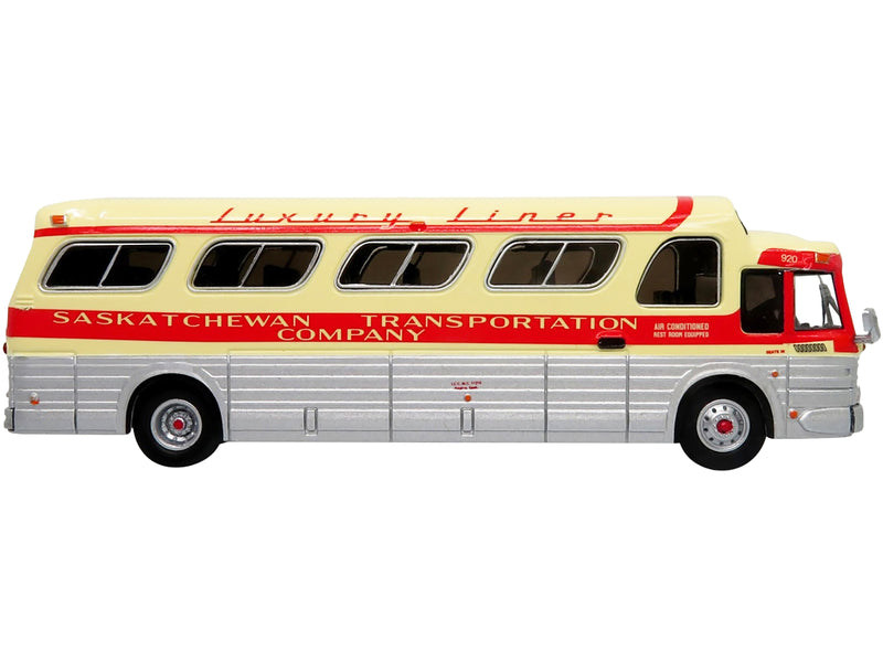 1966 GM PD4107 "Buffalo" Coach Bus "Saskatchewan Transportation Company" Destination: Saskatoon (Canada) "Vintage Bus & Motorcoach Collection" 1/87 Diecast Model by Iconic Replicas