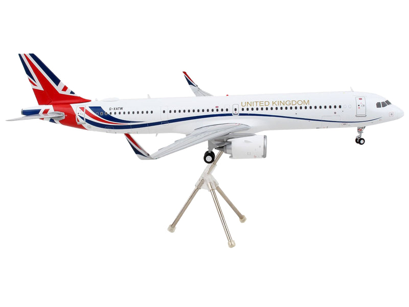 Airbus A321neo Commercial Aircraft "British Royal Air Force" White with United Kingdom Flag Graphics "Gemini 200" Series 1/200 Diecast Model Airplane by GeminiJets