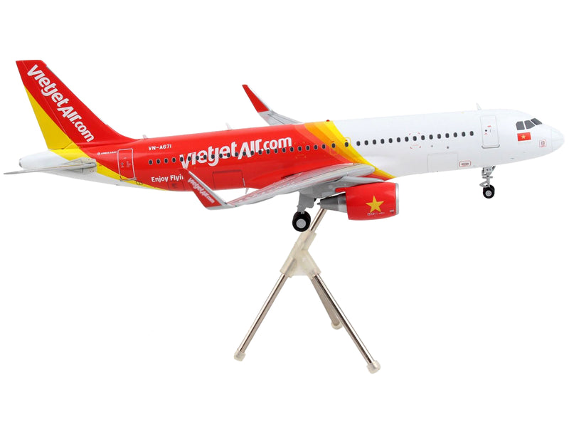 Airbus A320 Commercial Aircraft "VietJet Air" White and Red "Gemini 200" Series 1/200 Diecast Model Airplane by GeminiJets