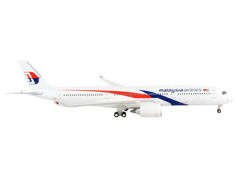 Airbus A350-900 Commercial Aircraft "Malaysia Airlines" White with Red and Blue Graphics 1/400 Diecast Model Airplane by GeminiJets