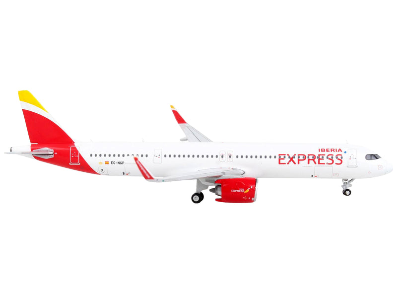 Airbus A321neo Commercial Aircraft "Iberia Express" White with Red Tail 1/400 Diecast Model Airplane by GeminiJets