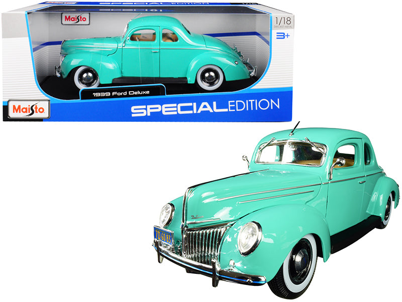 1939 Ford Deluxe Light Green 1/18 Diecast Model Car by Maisto
