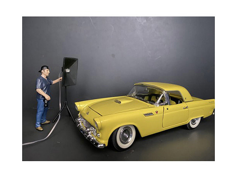 "Weekend Car Show" Figurine V for 1/24 Scale Models by American Diorama